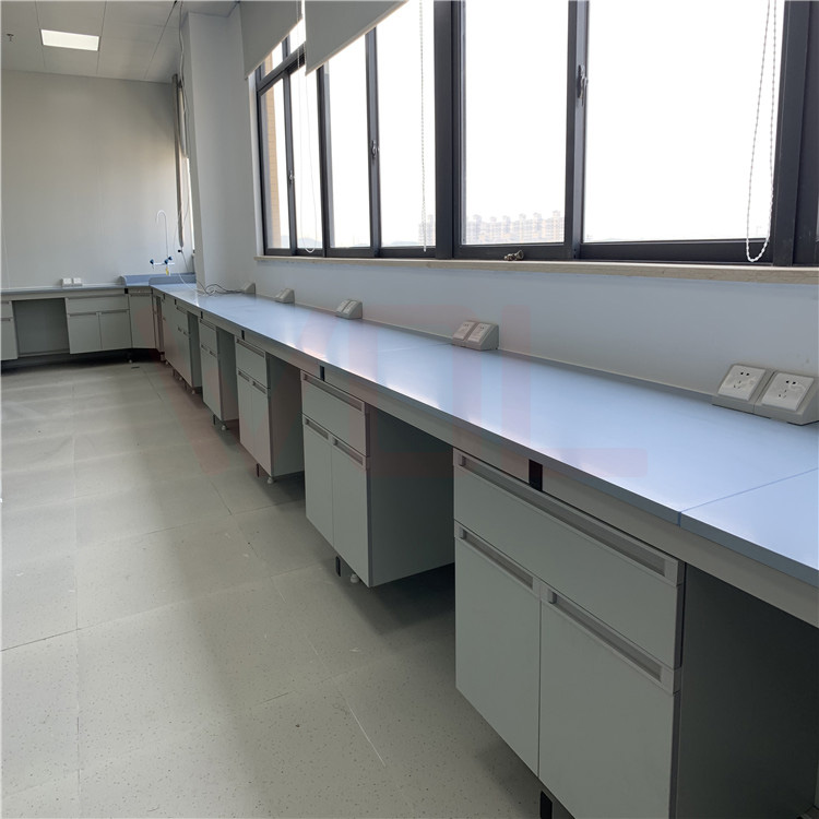 1573807840136817.jpg 實(shí)驗(yàn)臺